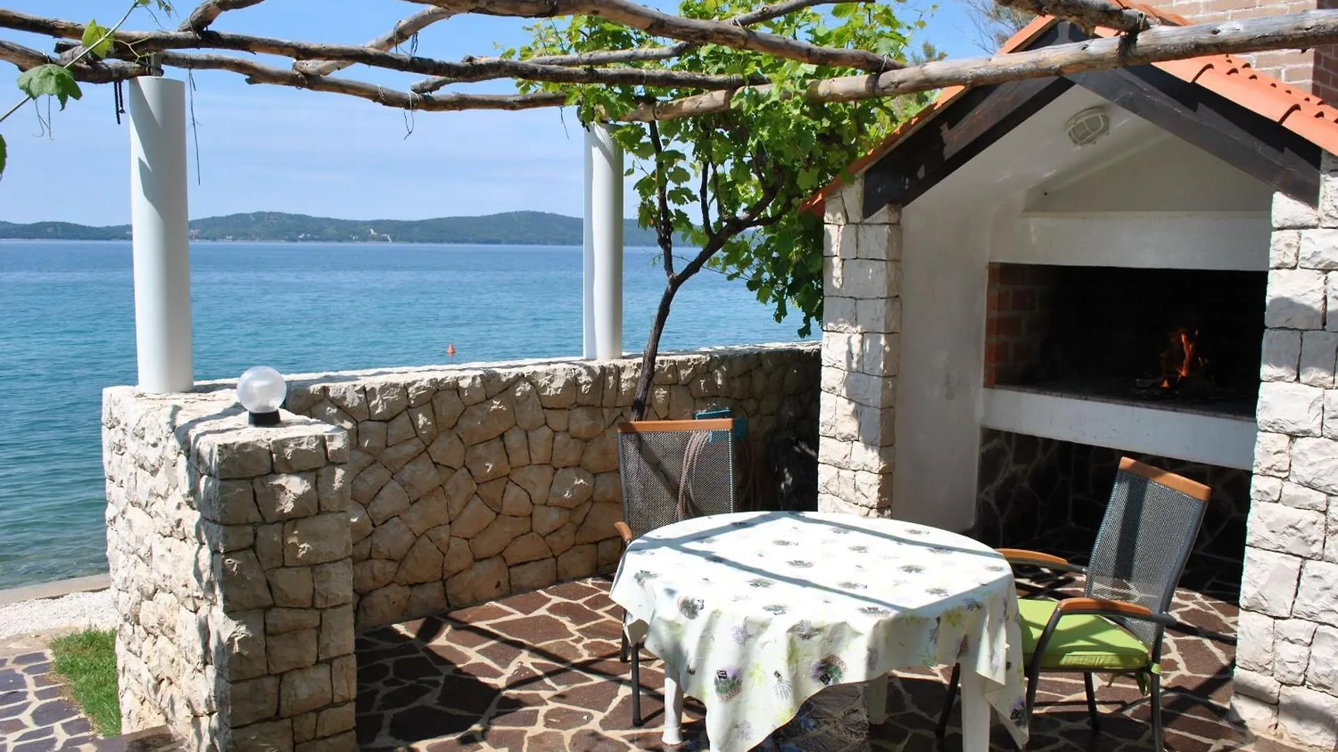 Apartment Cinthija Mit Balkon Direkt Am Strand Bibinje 0*,