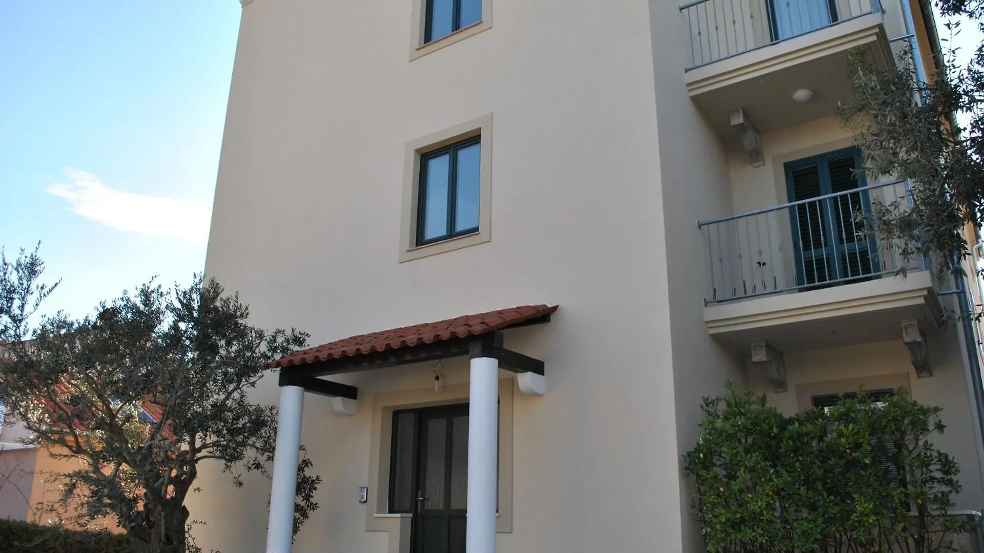 Apartment Cinthija Mit Balkon Direkt Am Strand Bibinje