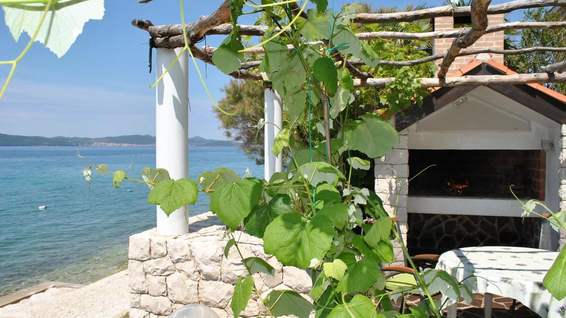 Apartment Cinthija Mit Balkon Direkt Am Strand Bibinje 0*,  Croatia