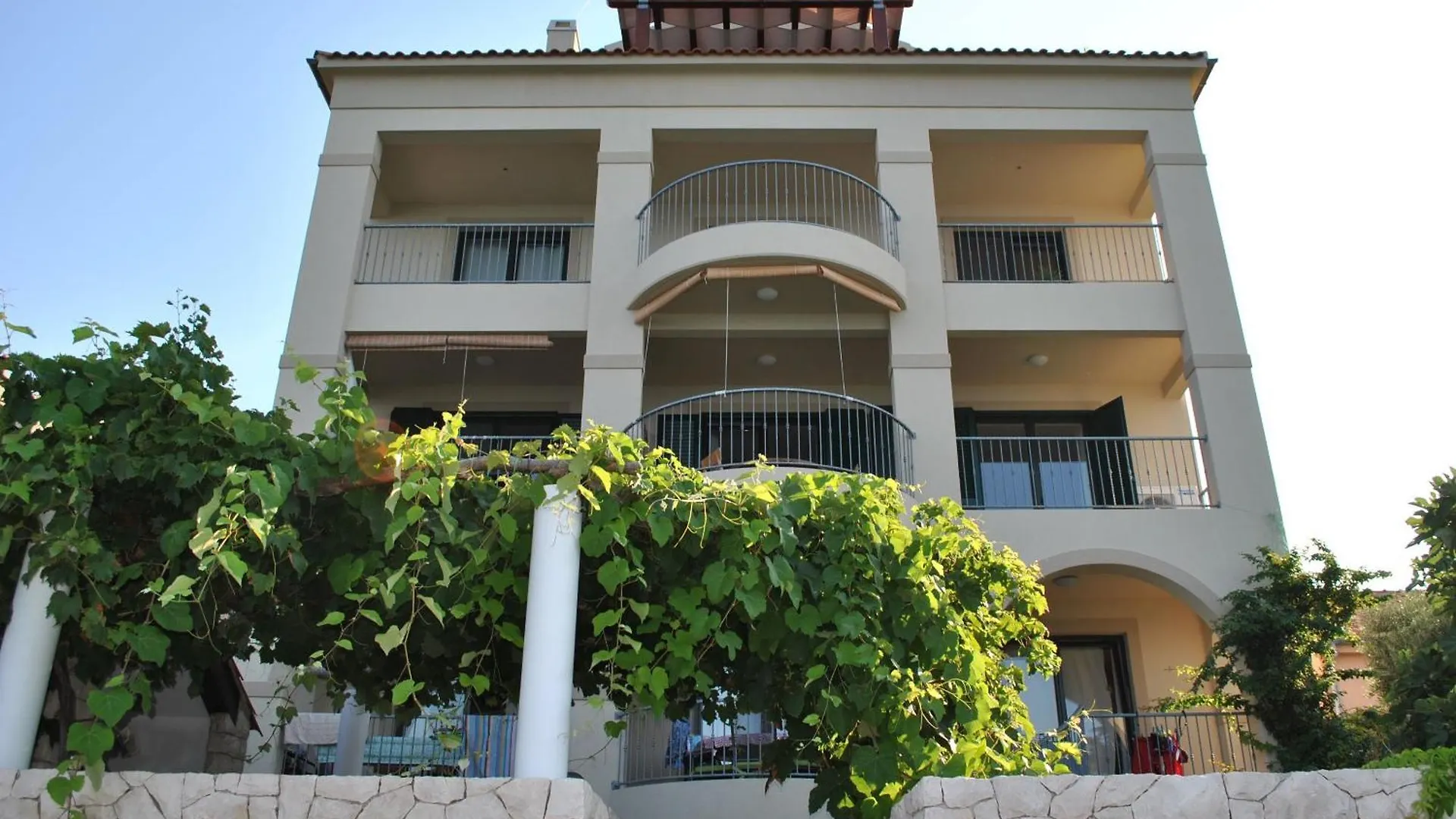 Apartment Cinthija Mit Balkon Direkt Am Strand Bibinje