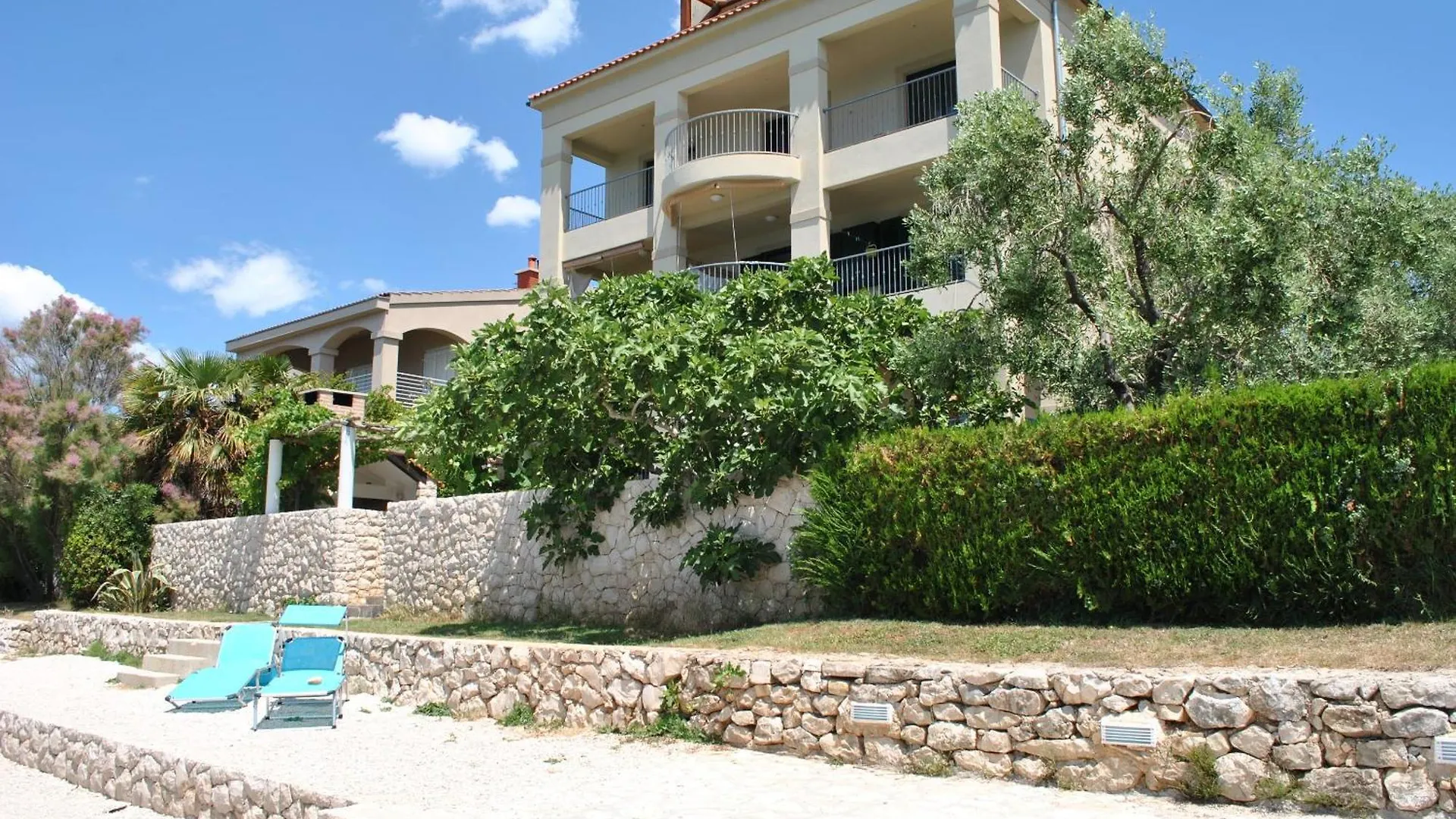 Apartment Cinthija Mit Balkon Direkt Am Strand Bibinje