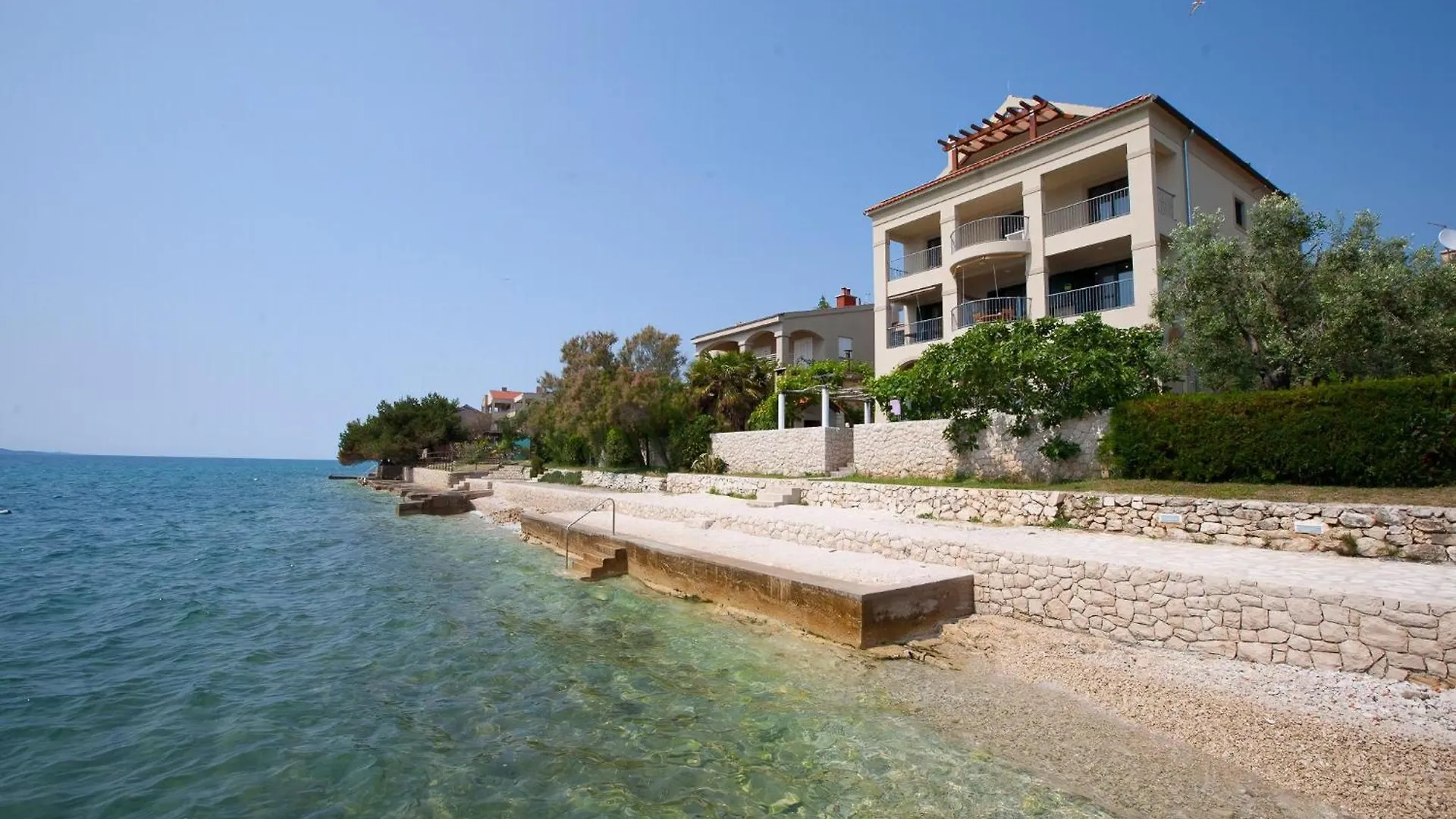 Apartment Cinthija Mit Balkon Direkt Am Strand Bibinje